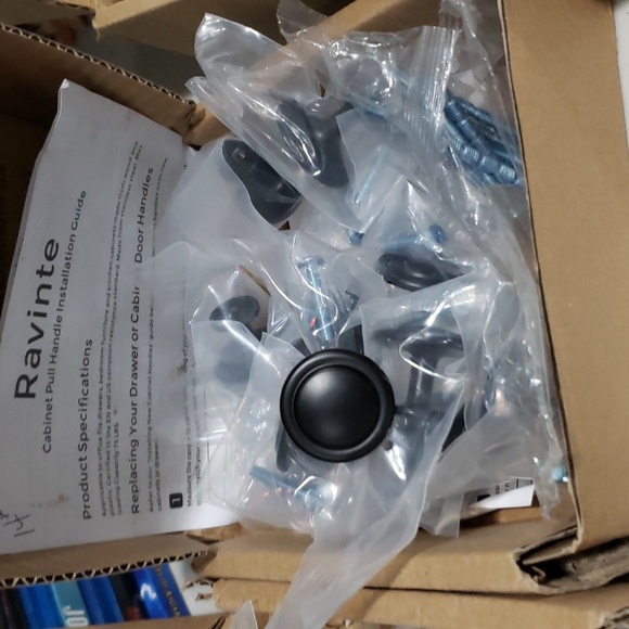 Cabinet knobs - Picture 10 of 15